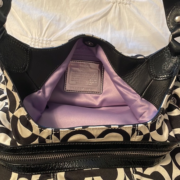 Beautiful 2007 Coach Bag never used. Has 3 compartments and all original tags. - Picture 7 of 8